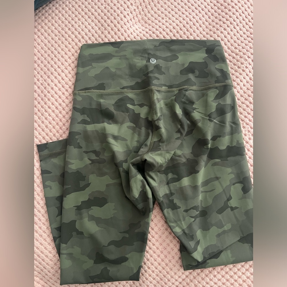 Lululemon Wunder Train 23” Leggings